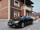 Lexus ES 250 2017 года за 17 000 000 тг. в Атырау – фото 2