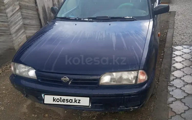 Nissan Primera 1993 года за 1 100 000 тг. в Семей