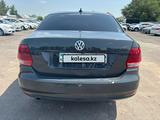 Volkswagen Polo 2018 года за 4 318 275 тг. в Алматы – фото 2