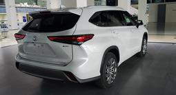 Toyota Highlander 2024 года за 25 750 000 тг. в Алматы – фото 4