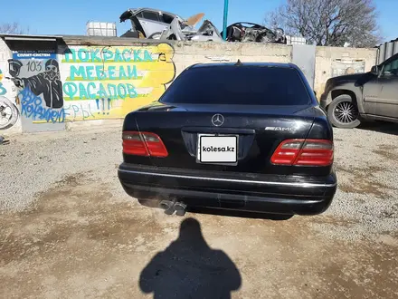 Mercedes-Benz E 320 2001 года за 4 800 000 тг. в Актау – фото 3