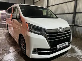 Toyota Granvia, 2020