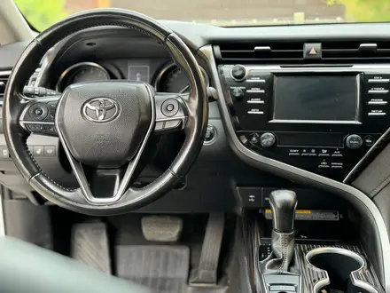 Toyota Camry 2021 года за 15 700 000 тг. в Атырау – фото 9