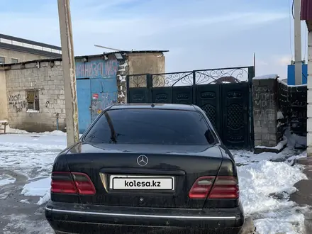 Mercedes-Benz E 320 1999 года за 3 300 000 тг. в Шымкент – фото 8