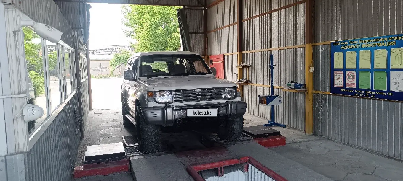 Mitsubishi Pajero, 1993