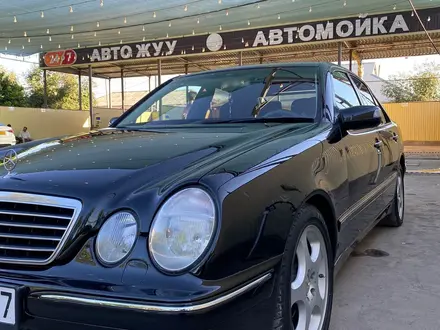 Mercedes-Benz E 320 2000 года за 4 800 000 тг. в Шымкент – фото 3