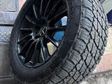 Комплект грязевых шин с дисками на Гелен за 950 000 тг. в Астана