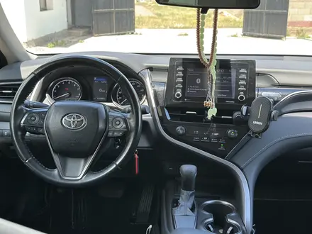 Toyota Camry 2021 года за 12 500 000 тг. в Тараз – фото 9