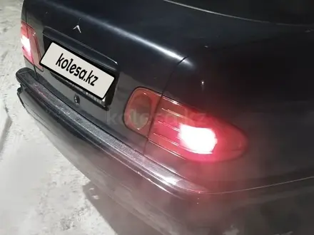 Mercedes-Benz E 240 1998 года за 2 100 000 тг. в Астана – фото 4