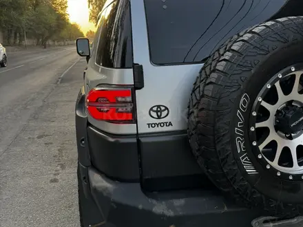 Toyota FJ Cruiser 2006 года за 15 000 000 тг. в Алматы – фото 5