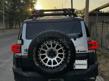 Toyota FJ Cruiser 2006 года за 15 000 000 тг. в Алматы – фото 9