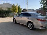 Lexus ES 300h 2013 года за 8 800 000 тг. в Жанаозен – фото 2
