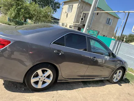 Toyota Camry 2014 года за 5 400 000 тг. в Уральск – фото 5