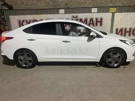 Hyundai Accent 2020 года за 8 600 000 тг. в Усть-Каменогорск – фото 2