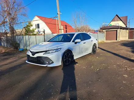 Toyota Camry 2019 года за 13 150 000 тг. в Уральск