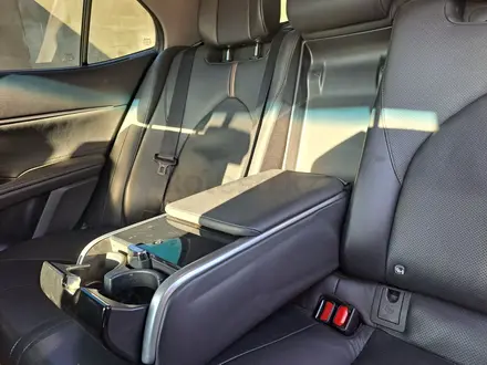 Toyota Camry 2019 года за 13 150 000 тг. в Уральск – фото 6