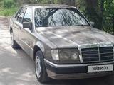Mercedes-Benz E 200 1990 года за 2 000 000 тг. в Алматы