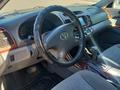 Toyota Camry 2004 года за 3 640 000 тг. в Караганда – фото 14