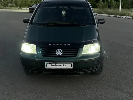 Volkswagen Sharan 2001 года за 3 800 000 тг. в Уральск – фото 2