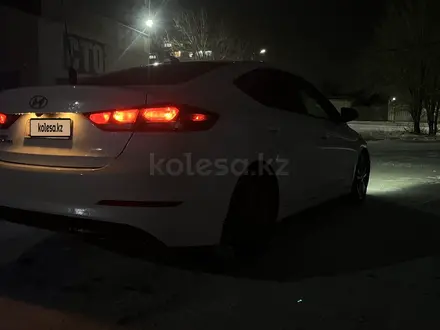 Hyundai Elantra 2018 года за 5 500 000 тг. в Жезказган – фото 7