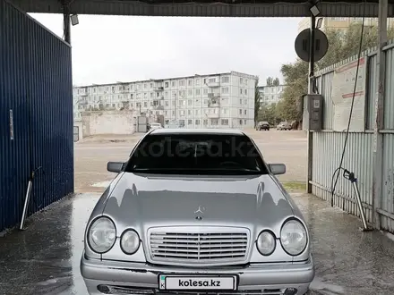 Mercedes-Benz E 240 1998 года за 2 650 000 тг. в Караганда – фото 4