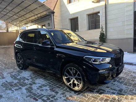 BMW X5 2021 года за 53 000 000 тг. в Алматы – фото 2