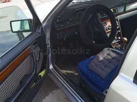 Mercedes-Benz E 220 1993 года за 2 400 000 тг. в Балхаш – фото 6