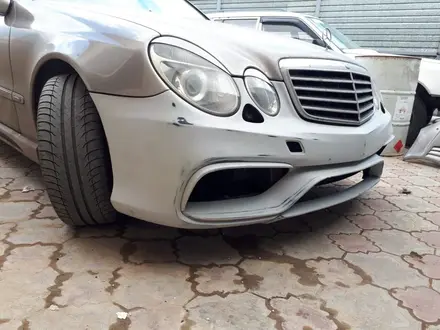 Тюнинг передний бампер Prior Design для w211 Mercedes Benz за 130 000 тг. в Алматы – фото 4