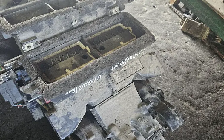 Радиатор печки испаритель кондиционера сервопривод моторчик за 100 000 тг. в Алматы