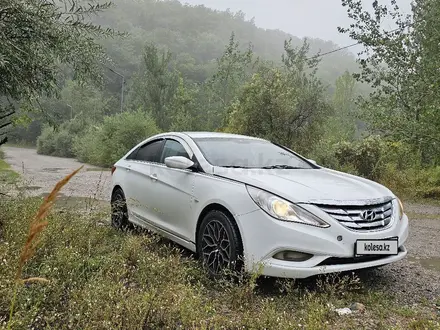 Hyundai Sonata 2011 года за 4 990 000 тг. в Алматы – фото 2