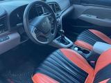 Hyundai Elantra 2018 года за 7 550 000 тг. в Актобе – фото 3