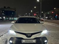 Toyota Camry 2018 года за 15 500 000 тг. в Атырау