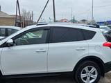 Toyota RAV4 2013 года за 10 500 000 тг. в Атырау – фото 3