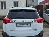 Toyota RAV4 2013 года за 10 500 000 тг. в Атырау – фото 5