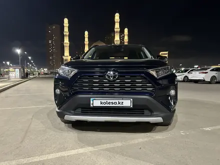 Toyota RAV4 2021 года за 16 000 000 тг. в Караганда