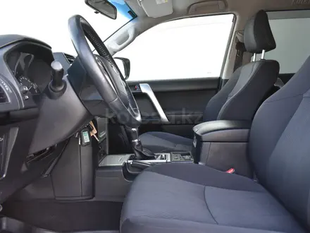 Toyota Land Cruiser Prado 2018 года за 17 450 000 тг. в Атырау – фото 17