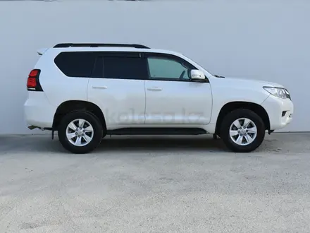 Toyota Land Cruiser Prado 2018 года за 17 450 000 тг. в Атырау – фото 4