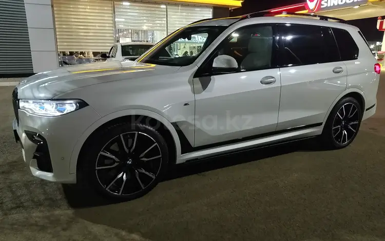 BMW X7 2021 года за 45 500 000 тг. в Уральск