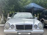 Mercedes-Benz E 320 1999 годаfor4 000 000 тг. в Астана