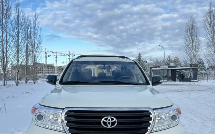 Toyota Land Cruiser 2013 годаfor15 400 000 тг. в Астана