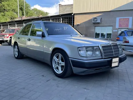 Mercedes-Benz E 280 1993 года за 3 000 000 тг. в Алматы