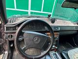 Mercedes-Benz E 280 1993 года за 2 350 467 тг. в Мерке – фото 5