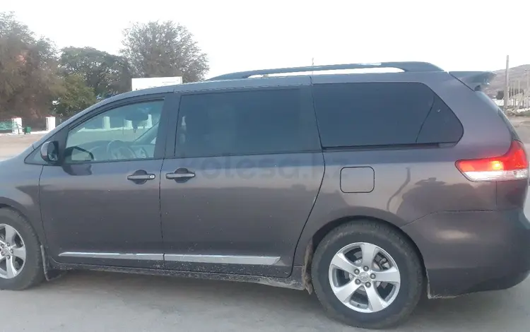 Toyota Sienna 2012 года за 11 500 000 тг. в Актау