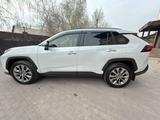 Toyota RAV4 2023 годаүшін18 000 000 тг. в Алматы – фото 4