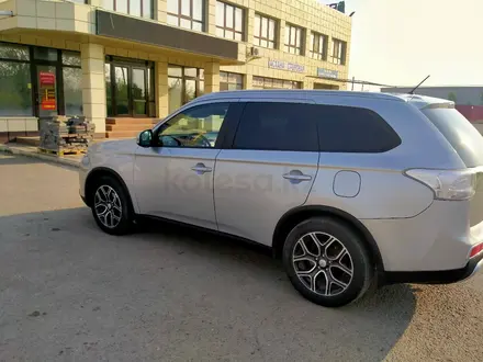 Mitsubishi Outlander 2014 года за 8 500 000 тг. в Актобе – фото 4