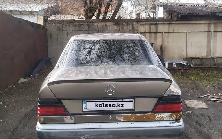 Mercedes-Benz E 230 1990 года за 1 150 000 тг. в Талдыкорган