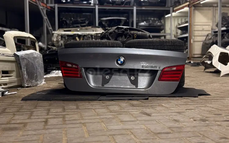 Крышка багажника на bmw f10/бмв ф10 багажник за 5 000 тг. в Алматы