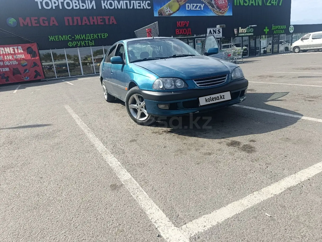 Toyota Avensis, 1998