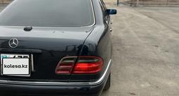 Mercedes-Benz E 320 1997 года за 3 500 000 тг. в Шу – фото 4