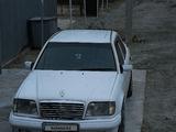 Mercedes-Benz E 220 1994 года за 2 000 000 тг. в Алматы – фото 3